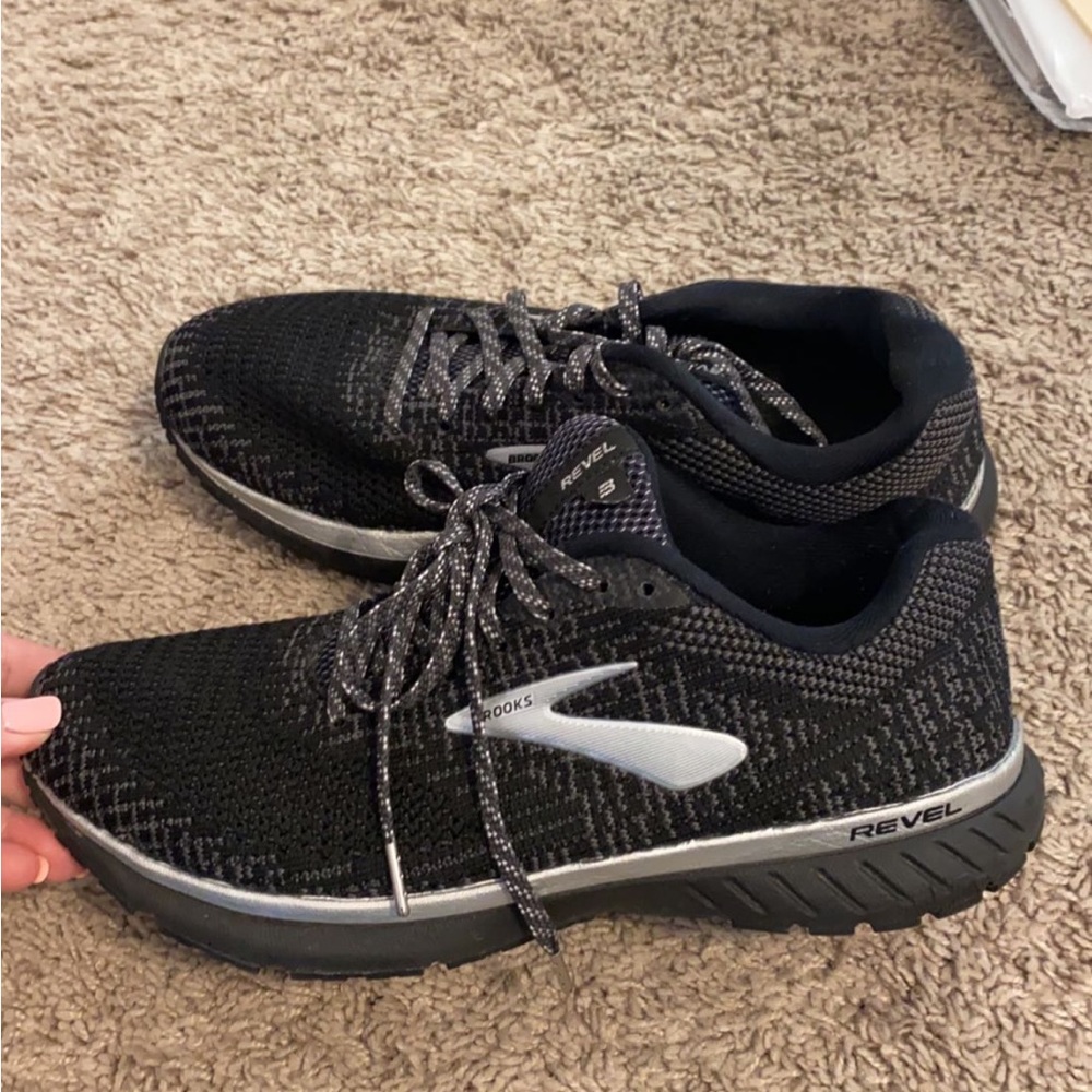 Womens Brooks Tennis Shoes